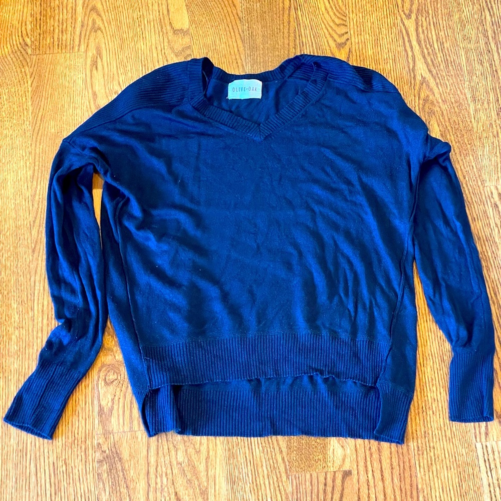 Olive & Oak blue V neck size M sweater